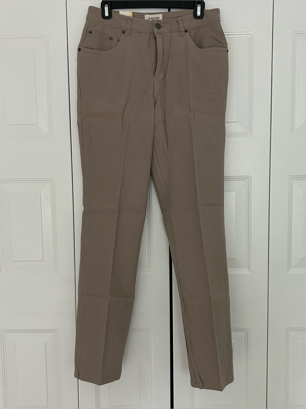 NWT St John’s Bay Taupe, Straight Leg, Stretch, 5 Pocket Jeans 10 Tall